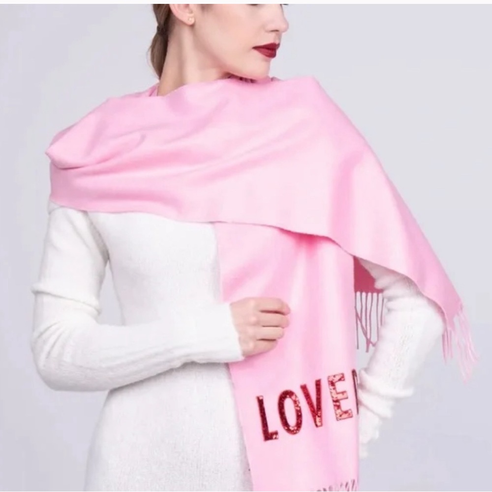 NWOT Gucci Women's Rectangular Love Pink Sequin Cashmere Designer Fringe Scarf.
